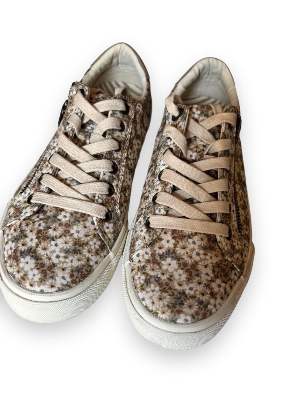 Taos Floral Print Leather Lace-Up Sneakers Women’s Size 8